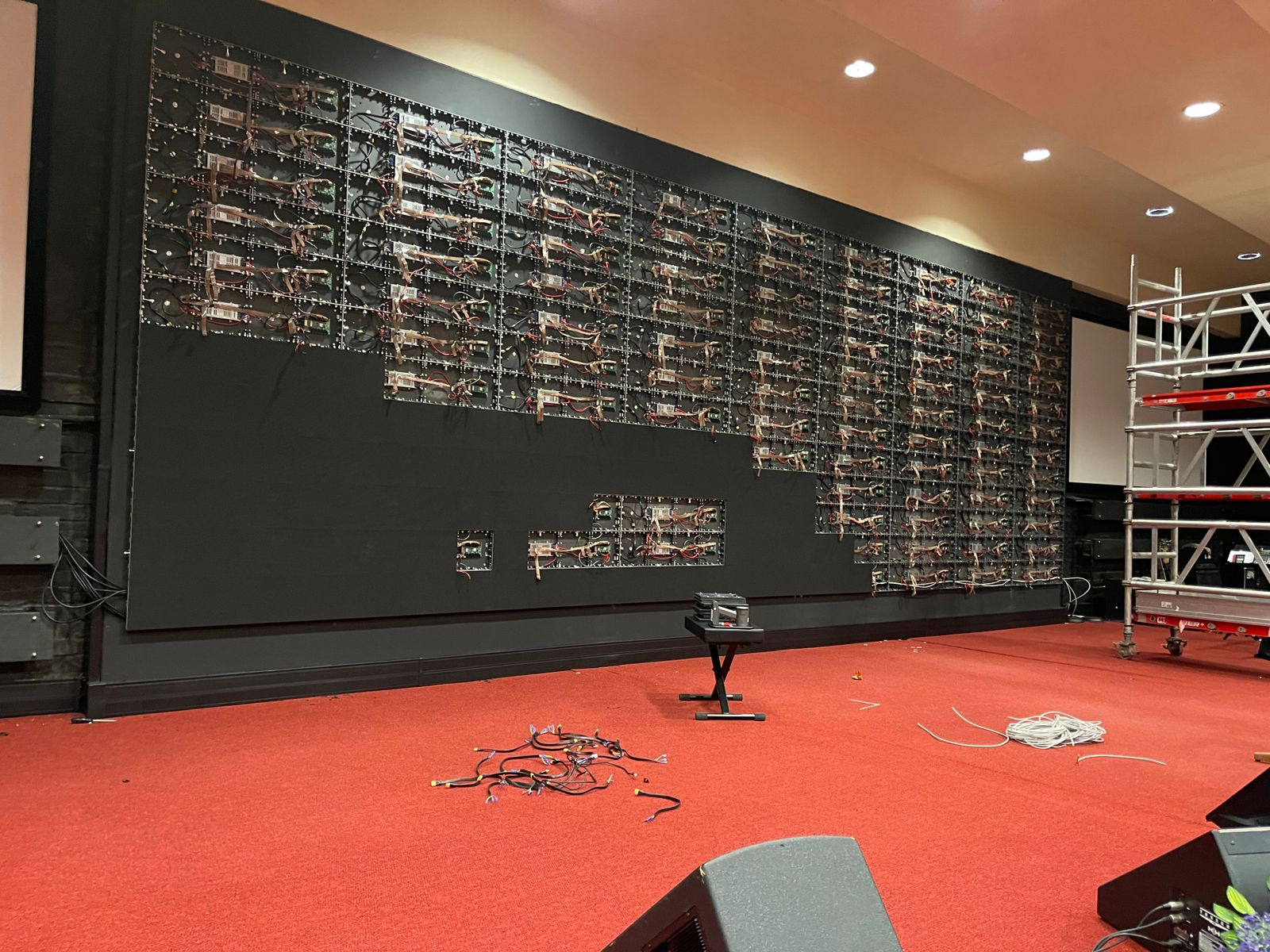 P2.6mm Indoor Permanent Camera-Ready Video Wall
